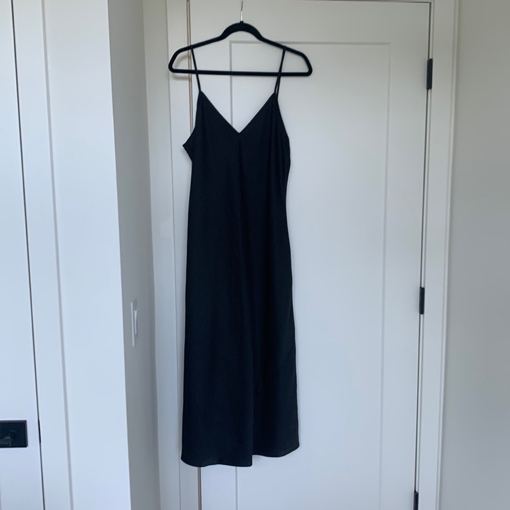 Wilfred for Aritzia slip dress EUC